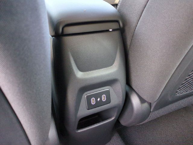 Certified 2024 Hyundai Venue SEL FWD image 13