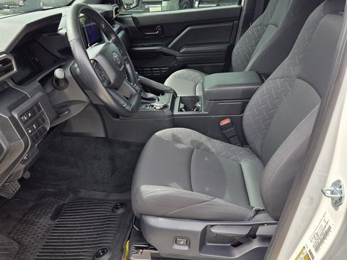 Used 2024 Toyota Tacoma SR image 4