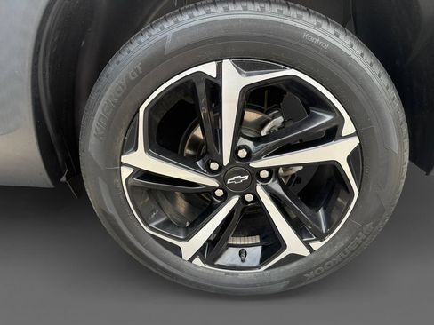 Used 2023 Chevrolet TrailBlazer RS w/ Convenience Package AWD/4WD image 8
