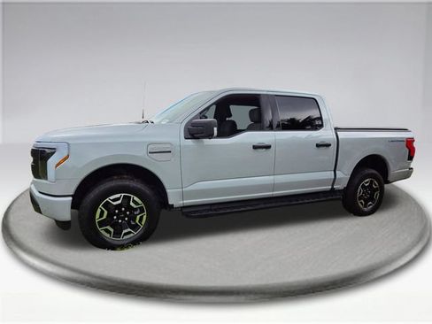 Used 2023 Ford F150 Lightning XLT AWD/4WD image 16