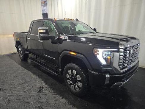 Used 2025 GMC Sierra 2500 Denali image 1