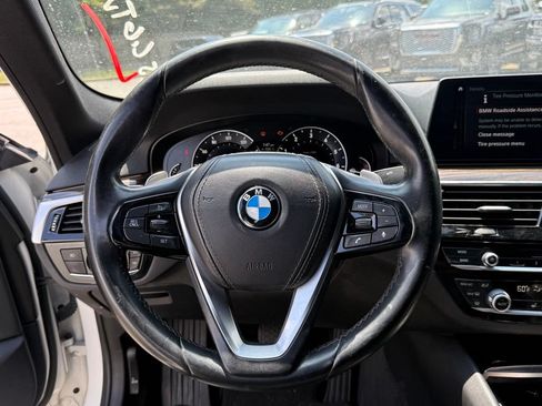 Used 2018 BMW 530i w/ Premium Package RWD image 9