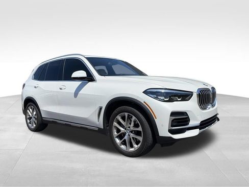 Used 2022 BMW X5 xDrive40i w/ Premium Package AWD/4WD image 1