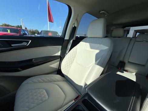 Used 2024 Ford Edge Titanium image 29