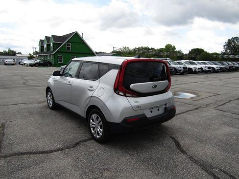 Used 2021 Kia Soul LX FWD image 5