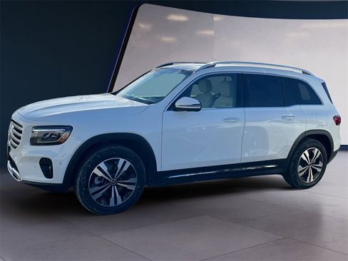 Certified 2025 Mercedes-Benz GLB 250 4MATIC image 2