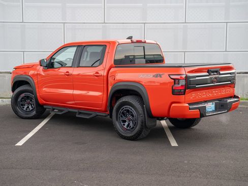 Used 2025 Nissan Frontier PRO-4X image 3