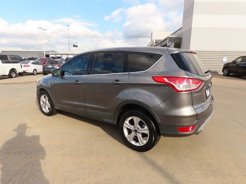 Used 2014 Ford Escape SE image 16