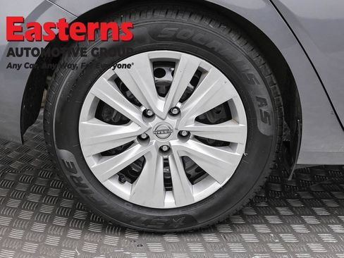 Used 2024 Nissan Sentra S FWD image 29