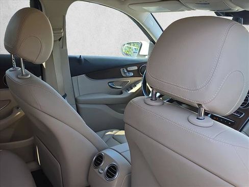Used 2022 Mercedes-Benz GLC 300 4MATIC w/ Multimedia Package Lite image 24