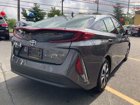 Used 2017 Toyota Prius Prime Advanced FWD image 7
