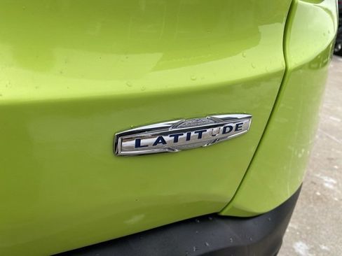 Certified 2017 Jeep Renegade Latitude w/ Cold Weather Group image 6