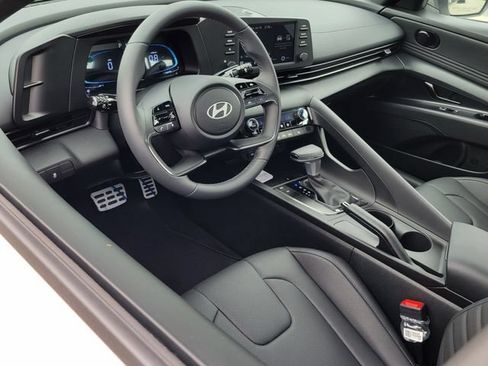 New 2026 Hyundai Elantra SEL Sport FWD image 5