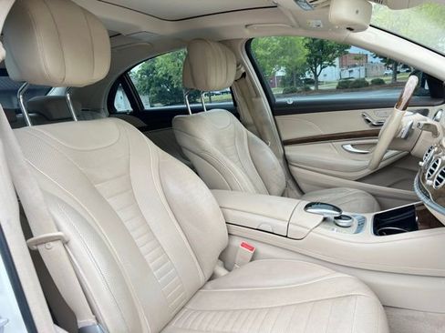 Used 2017 Mercedes-Benz S 550 Sedan image 25