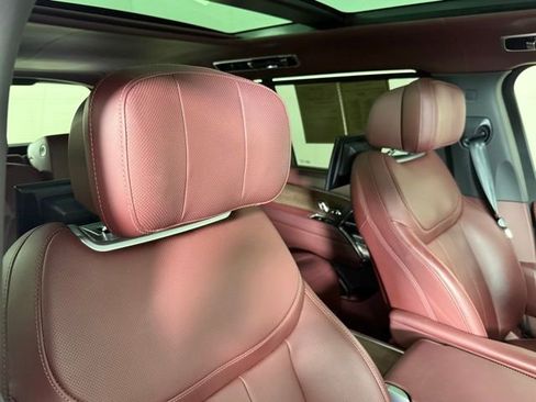 Used 2025 Land Rover Range Rover Long Wheelbase Autobiography image 28