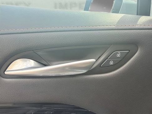 Used 2024 Cadillac XT4 Luxury FWD image 11