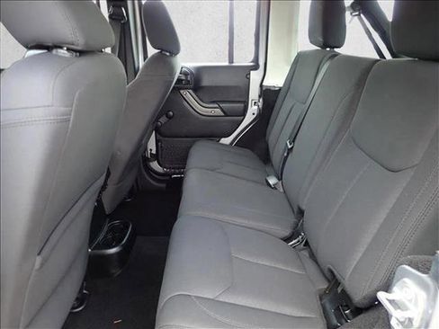 Used 2017 Jeep Wrangler Unlimited Sport w/ Connectivity Group AWD/4WD image 9
