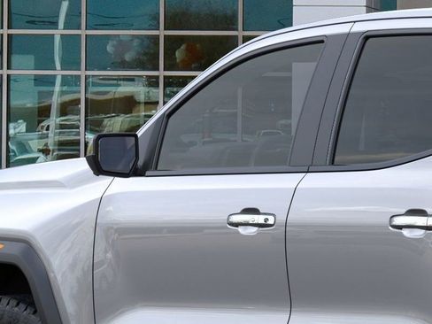 New 2026 GMC Canyon Denali image 12