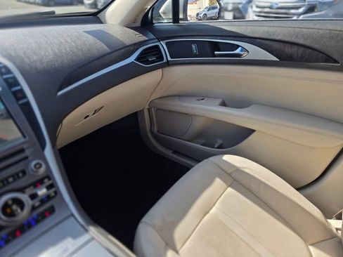 Used 2017 Lincoln MKZ Reserve image 24