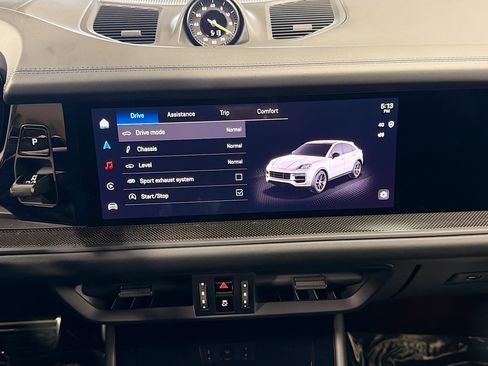 Certified 2024 Porsche Cayenne Turbo GT AWD/4WD image 28
