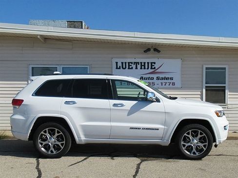 Used 2020 Jeep Grand Cherokee Overland w/ Interior Metal Package AWD/4WD image 3