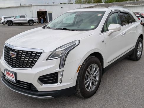 Used 2022 Cadillac XT5 Premium Luxury w/ Technology Package AWD/4WD image 3