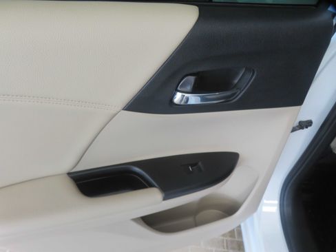 Used 2016 Honda Accord EX-L image 18