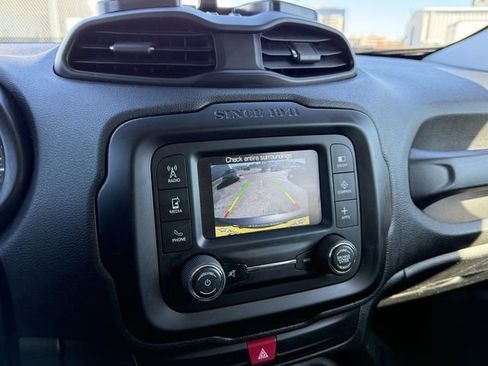 Used 2017 Jeep Renegade Latitude image 22