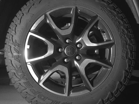 Used 2025 Jeep Compass Trailhawk image 15