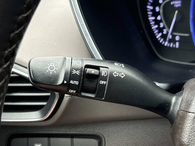Used 2019 Hyundai Santa Fe SEL FWD image 25