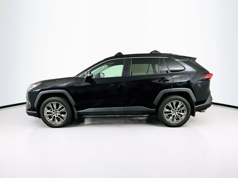 Used 2021 Toyota RAV4 XLE Premium AWD/4WD image 4