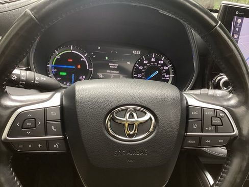 Used 2021 Toyota Highlander Platinum AWD/4WD image 19