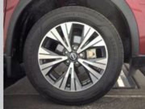 Used 2023 Nissan Rogue SV image 8