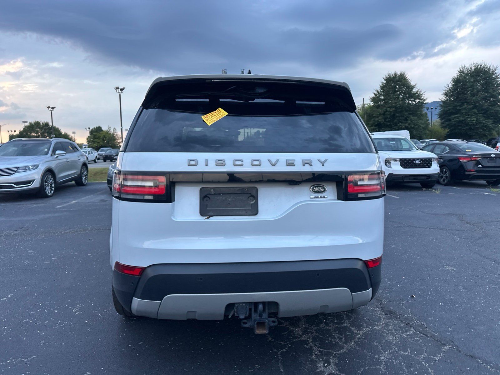Used 2018 Land Rover Discovery HSE AWD/4WD image 6