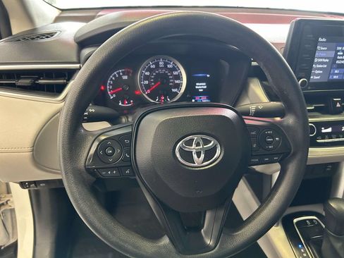 Used 2022 Toyota Corolla Cross L FWD image 17