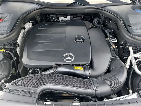 Certified 2022 Mercedes-Benz GLC 300 w/ Premium Package Lite image 33