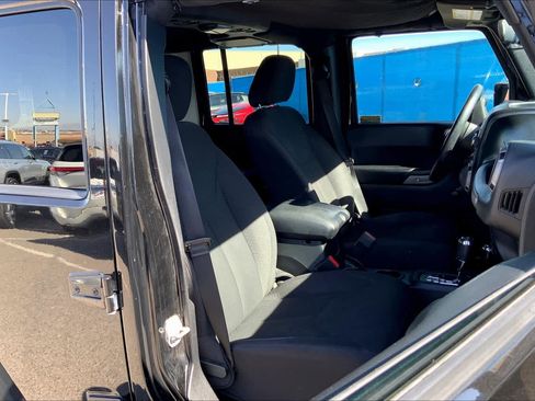 Used 2016 Jeep Wrangler Unlimited Sport w/ Connectivity Group image 7