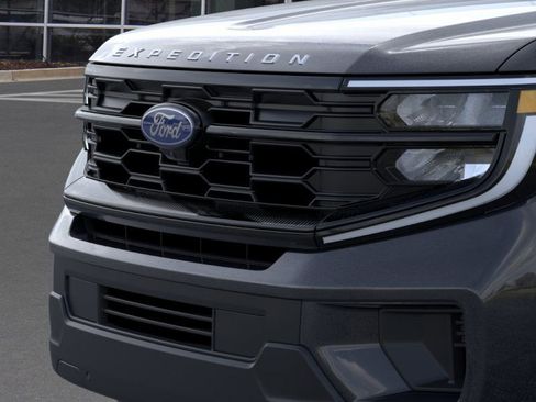 New 2025 Ford Expedition Active image 17
