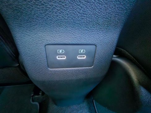 Used 2025 Nissan Kicks SR w/ Illumination Package image 27