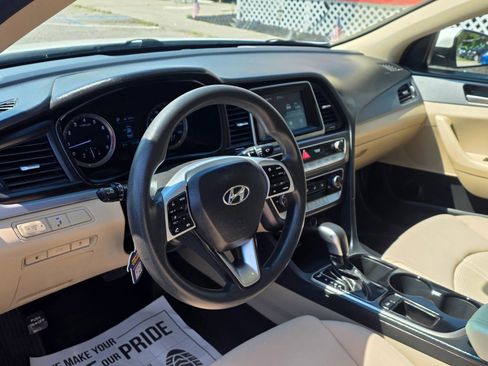 Used 2019 Hyundai Sonata SE w/ Cargo Package image 14