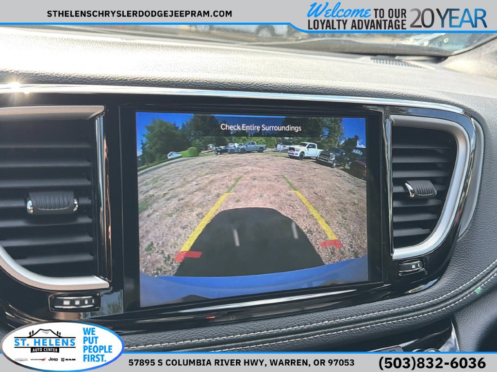 New 2027 Chrysler Pacifica Select FWD image 23