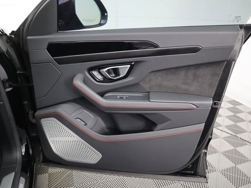 Used 2024 Lamborghini Urus S image 26