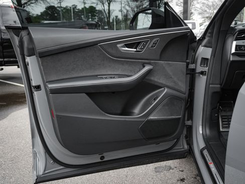 Used 2024 Audi RS Q8 image 15