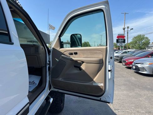 Used 2002 Chevrolet Silverado 2500 LT w/ Off-Road Skid Plate Pkg image 13