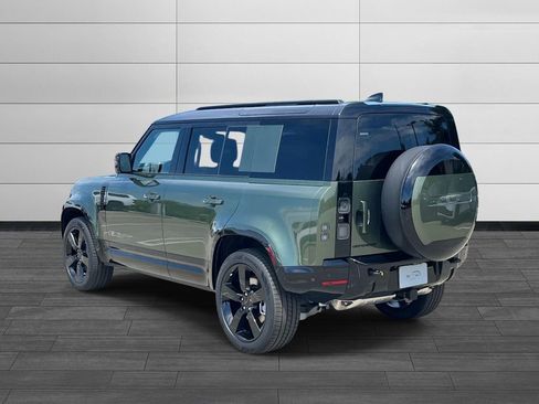 New 2026 Land Rover Defender 110 X-Dynamic SE AWD/4WD image 3
