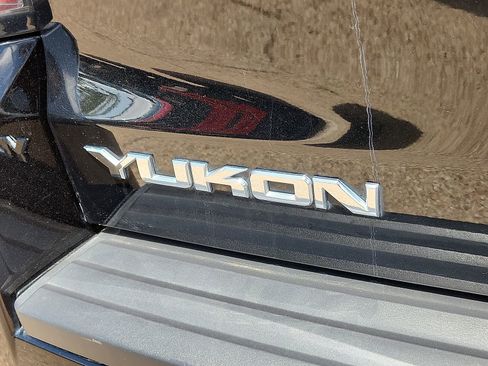 Used 2020 GMC Yukon SLT AWD/4WD image 8