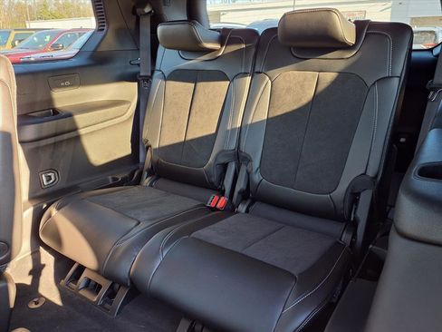 New 2025 Jeep Grand Cherokee L Altitude image 9