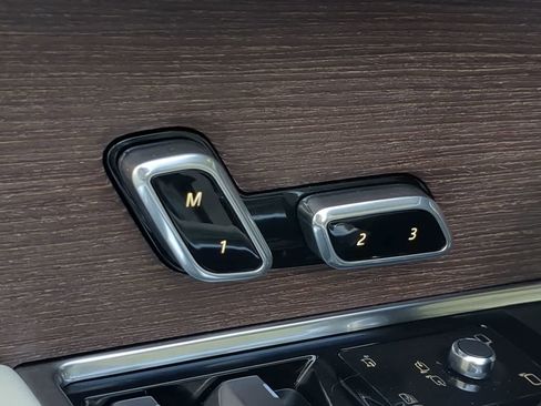 Used 2024 Land Rover Range Rover SE image 17