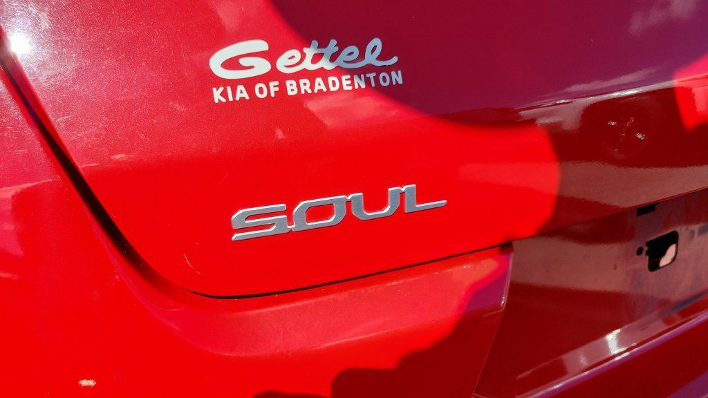 Used 2023 Kia Soul GT-Line FWD image 9