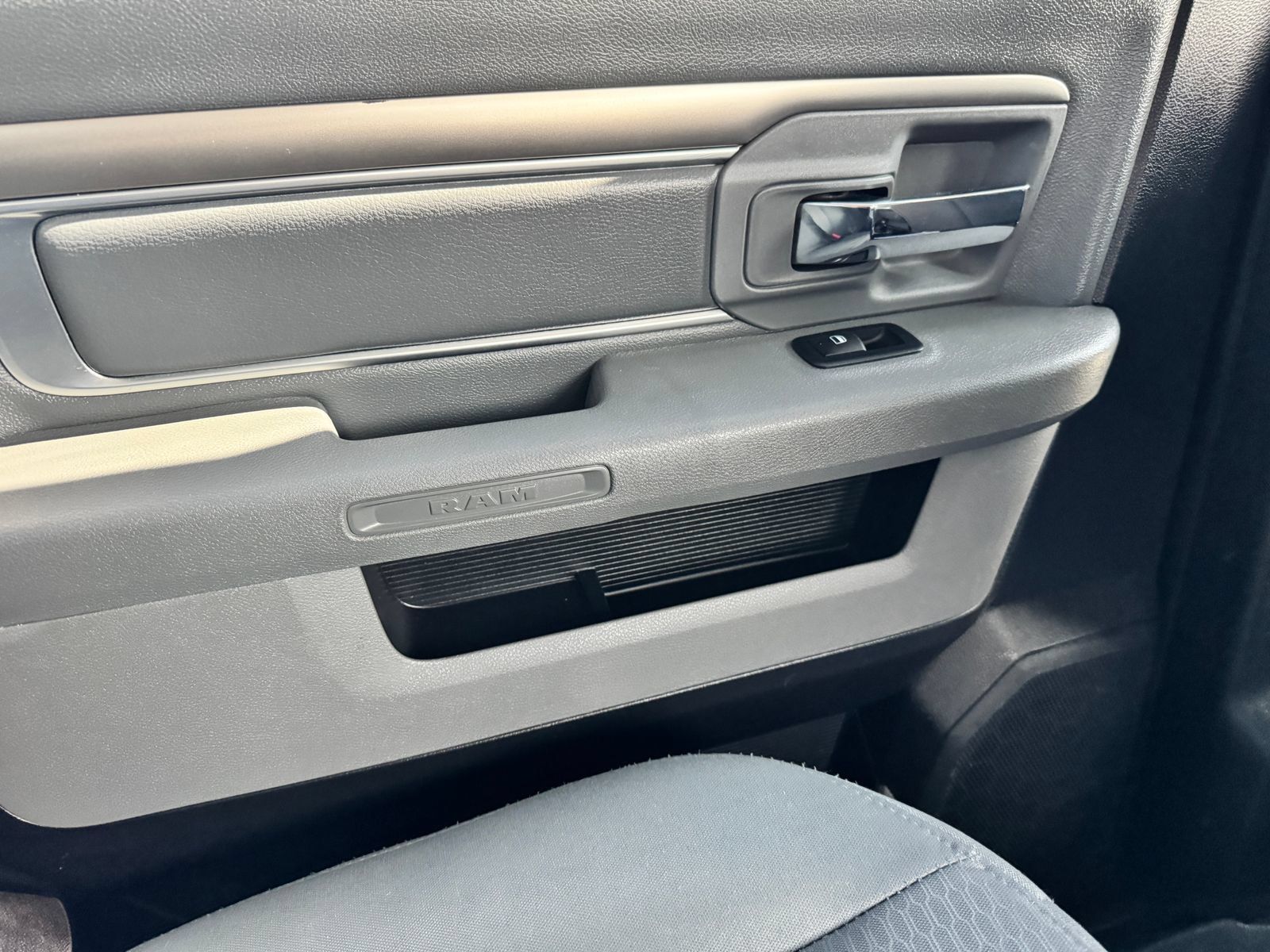 Used 2018 RAM 1500 Classic SLT AWD/4WD image 27